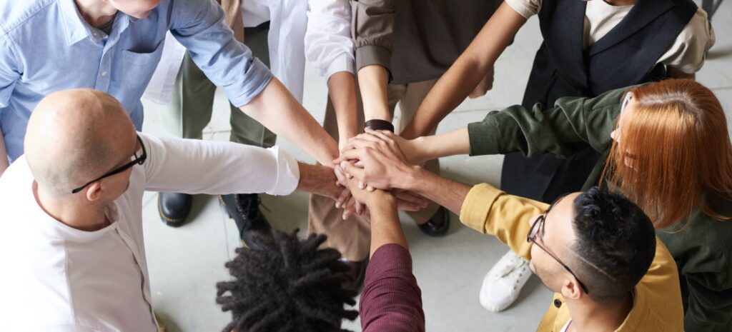 mani incrocio forza relazione soft skills 3184423